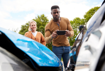 Vous avez eu une collision ? Dans quel délai devez-vous le déclarer à l’assurance ?