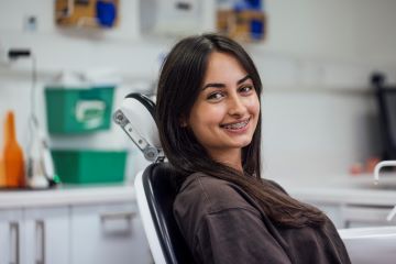 Thumbnail for S’y retrouver lors d’une visite chez le dentiste : le point de vue d’un expert avec le Dr Paul Bhatti