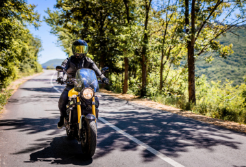 Garder votre motocyclette sur la route